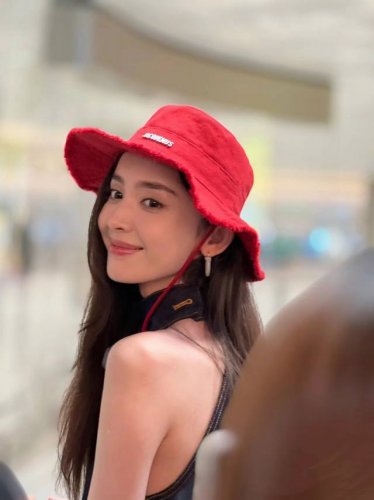 jacquemus 高版渔夫帽必入 百搭色系 旅行外出必备 可调节大小 夏季渔夫帽又悄悄登场了 帽子抽绳设计 可调节大小 头围 标准57Cm