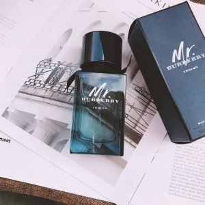 高端品质 巴宝莉 我的巴宝莉先生 风衣男士香水100Ml Mr Burberry Indigo巴宝莉先生靛蓝男士2018年上市的香与原版不同的是这款香水通体使用