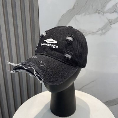 balenciaga 巴黎世家 新款 水洗做旧破洞牛仔布棒球帽 新推出洗水牛仔系列，休闲百搭 衣橱搭配神器