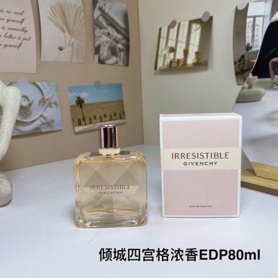110专柜品质 Givenchy纪梵希倾城四宫格女士浓香水Ed Ml Irresistible 香调:果香花香调 前调:梨黄葵 中调:玫瑰鸢尾花 后调:麝香雪松