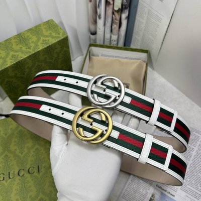 特 Gucccci 时尚经典款 颜色:白色 尺寸:3.8Cm 带身采用红绿织布头层牛皮包边制作 搭配新款Gg互扣式抛光铜金属扣头 意大利时尚精品