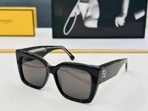 fend* 芬家 Ff0052 Size：54口16-145 标新立异 L适合各种脸型