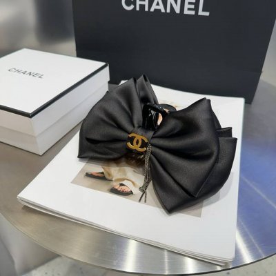 配包装盒 chanel 香奈儿 最新小香大抓夹 简单实用 时尚潮流 小姐姐必备单品