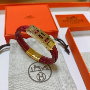 新品发售 爱马仕手绳手环最新款纯手工头层牛皮材质档次更高明星同款H系列系列经典款系列手链手绳 细节对版做旧处理 非市面亮面版型 这款一直在出 爱马仕里面热卖款