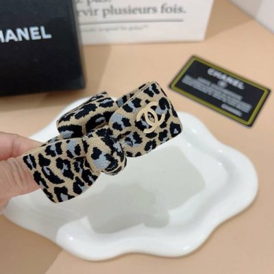 配包装P60 chanel（香奈儿）新款手工网红抓夹，高级感字母简约复古豹纹布艺发夹原单货，潮流时尚百搭款！