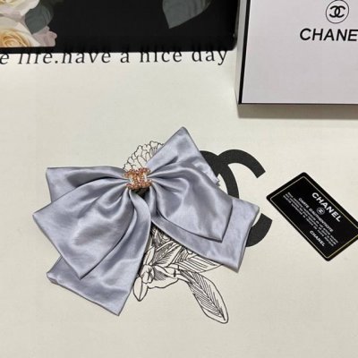 特 P60 配专柜包装 Chanel 香奈儿 最新蝴蝶结中古五金发夹# 信我！人手必备的单品 这件必须买 洋气神仙颜值 小仙女要收了它，谁戴谁好看～
