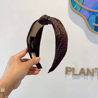 配包装 fendi 芬迪 新款中间结洋气大牌范儿发箍 宽版原单货 简约百搭 潮女必备品 超级的高大上