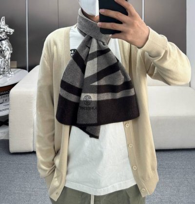 170 Burberry爆款上新 升级版本！非常柔软亲肤！高端男女士围巾 经典格纹地球标志 独家牛货 具有超高羊绒品质才会被此品牌青睐这种精品是市场上及其少见的