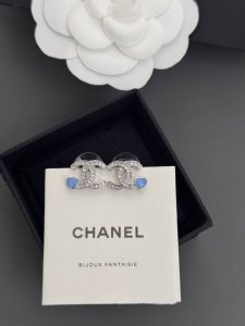 Ch*Nel 最新款蓝色爱心耳钉 一致Z批黄铜材质