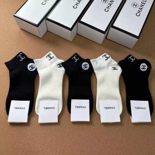 特批50 Chanel · 香奈儿Ch新品女款袜子【一盒五双】纯棉材质，提花经典双C标识，炒鸡Nice，大牌出街，潮人必备超好搭