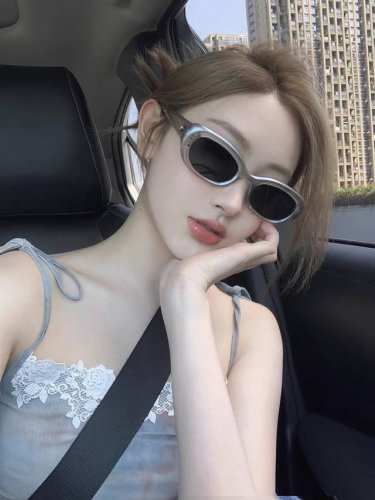 Louis Vuitto*欧美小框猫眼防晒墨镜女2025新款夏季户外出游复古百搭遮阳眼镜