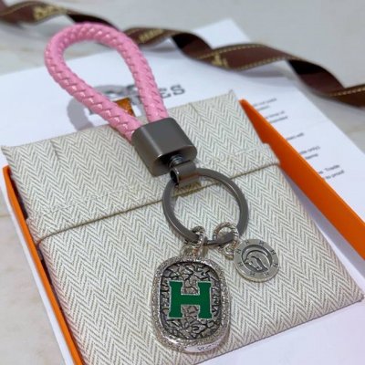 新款Hermes爱马仕钥匙扣编织钥匙扣加厚版 铂金版 高级精工版 众多网红同款 爱马仕挂饰钥匙扣太考验师傅的手艺了 要确保每个细节都到位不简单 高端定制 男女同