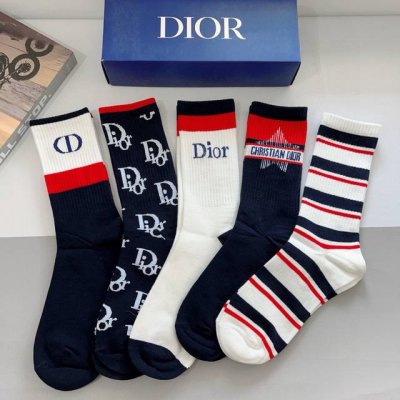 配包装 一盒5双 dior 迪奥 新款小腿袜子 纯棉面料 火爆 图案 专柜同步长筒袜子 大牌出街 潮人必备超好搭