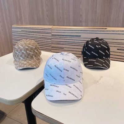 Balenciaga巴黎世家新款Logo棒球帽，很酷的色系，男女佩戴都有不同Style，第一批抢先出货！巴黎粉必入款！