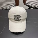 香奈儿Chanel 2025新款小破洞棒球帽 小香Logo经典简约 时尚休闲设计 跑量新品