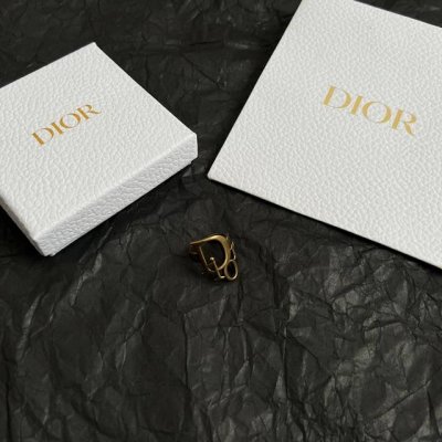 Dior 迪奥 中古 戒指 专柜一致上新 精选原版一致 黄铜材质 甜美气质高雅。