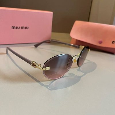 miumiu缪缪超A超精致的一款金属小框墨镜带上她你就是街上最 的仔 女孩