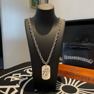 新款 专柜品质 Chrome Hearts克罗心 经典复古多元素字母项链 军牌舌头吊坠 凹凸造型不同的花纹设计风格 呈现出与众不同 十字架 童军花是克罗心的志