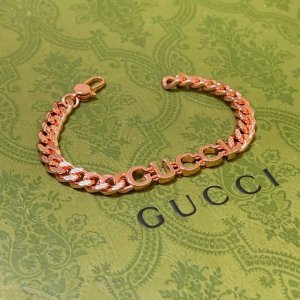 古驰蛇年新款推荐款2025最新出炉 Gucci古驰手链最新款经典款 精致无论款式 质感 都是绝对的顶尖Feel 只要看一眼就懂了 原版Logo 超 Nice 搭