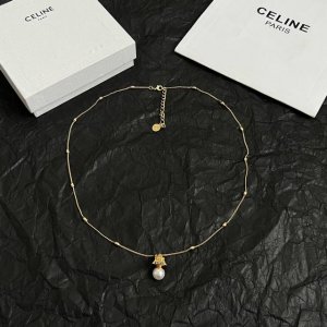 celine 赛琳 项链 一直是简约时尚界的标杆大胆的设计 百看不厌搭配起来更Fashion 长度：62厘米