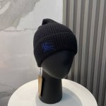 Burberry 巴宝莉，针织帽 羊绒材质官网新品简约大气 紧密的针织法非常厚实 ，柔软舒适保暖又时尚爱不释手亲，赶紧入手吧男女同款