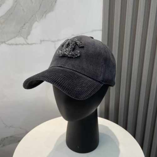 p60 香奈儿 秋季新款 灯芯绒棒球帽 小标几个颜色真的很耐看 整个帽型软顶设计 戴上去和头部完美贴合非常舒服 颜色和质感都比较复古也很百搭 强烈推荐 人手必备