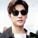 gucci-2025新款男情女侣款太阳Ip电镀不永褪色 卖点：超轻有超弹性整幅眼镜无丝螺重要的是压不坏 镜片：高清龙尼镜片 型号：G5122
