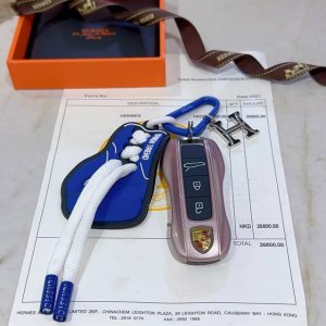 新款Hermes爱马仕钥匙扣钥匙扣加厚版 铂金版。高级精工版 众多网红同款 爱马仕挂饰钥匙扣太考验师傅的手艺了 要确保每个细节都到位不简单 高端定制 男女同款