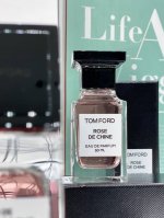 专柜品质 原装塑封 送礼首选 Tf Rose De Chine中国玫瑰 刚出炉的新款 官网一发售就炸了 每次喷完感觉自己是不小心掉入凡间来历情劫的仙女 高级巨好