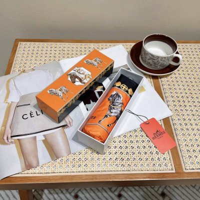 Hermes 爱马仕 新款五折手开晴雨伞 新涂层技术深色伞面 拥有令人惊喜的遮光效果 3色