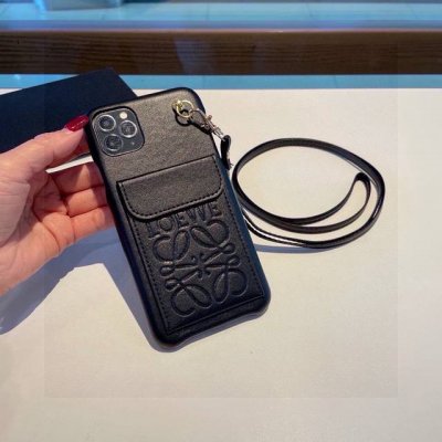 loewe罗意威新款卡包手机壳插卡配斜挎挂绳 ，高端品质！ 型号：为了不出现报错型号，请打开本机查看手机设置显示的型号 Iphone16系列更新 Iphone1