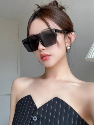 dio*欧美超大框连体平面墨镜女款潮方圆脸显脸小遮阳防晒高级感太阳镜