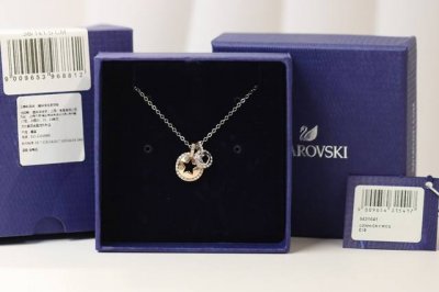速抢年末惊喜特价 Swarovski 星星爱心锁骨项链 高品质！配如图全套包装！全国！ 均自家实图拍摄，活动产品数量有限，售完即止！