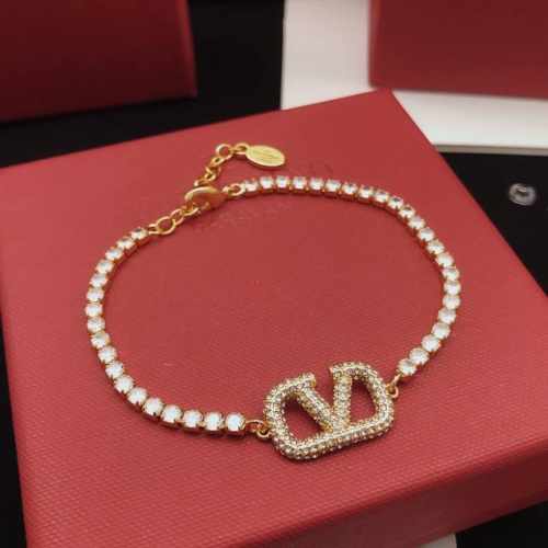 编号Vsl0044 Valenti*O最新款镶钻手链 一致Zp黄铜材质