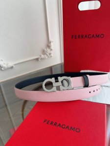 ferragamo 菲拉格慕 高端品质 ．双面色可用．长度可自行裁剪达到修身效果．材料：带身彩用进口头层牛皮制作.精美 高端大气上档次.实物拍摄 宽度:2.5C