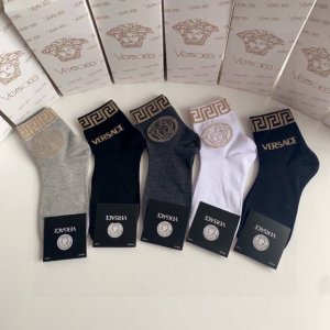 特 配包装 Versace 范思哲 新款经典中长款堆堆袜袜子！一盒五双， 专柜同步筒袜袜子，大牌出街，潮人必备超好搭。