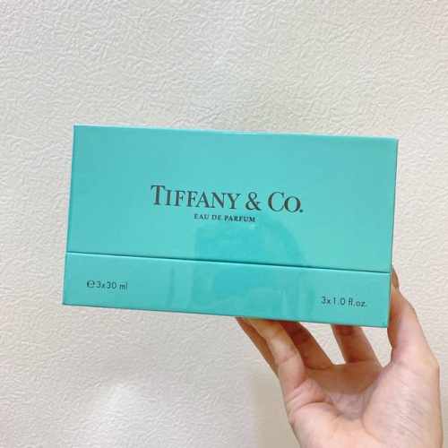 原单品质 专柜品质 蒂芙尼中样香水3件套3*30Ml带喷头，套装包含热情香水，钻石同名，女士香氛属于一年四季都能用的款式，很日常，留香也不错，完全不会踩雷。随手