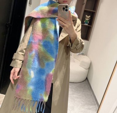 Loewe超美新款扎染马海毛围巾！超级推荐入手！ 质感好货！罗意威主打的马海毛围巾~据说超难买哦！！打了好多次版！终于出货 最接近原版 进出专柜无压力做工非常精