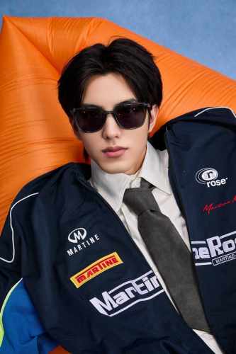Gucci 2025开春新款 潮流爆款 时尚方框偏光太阳镜 高品质 佩戴舒适 网红潮款墨镜 女士高清尼龙偏光太阳镜 高品质Tr镜框 型号：G57712