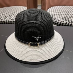 普拉达prada 2025新款倒三角装饰草编水桶帽夏季出游透气遮阳帽子日系百搭草帽