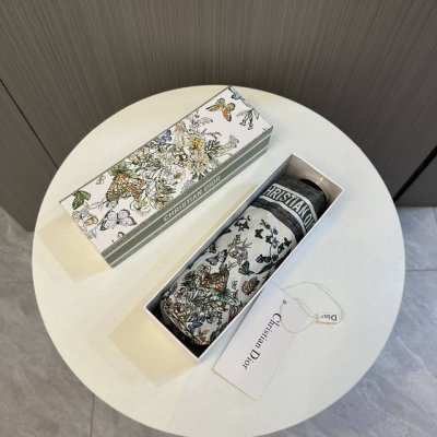 Dior 迪奥 新款 五折 折叠晴雨伞 时尚原单代工品质 细节精致 看得见的品质 打破一成不变 色泽纯正艳丽