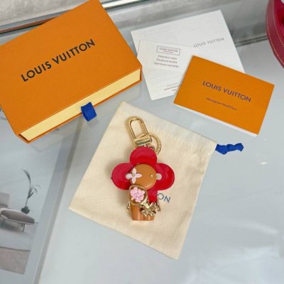 新品 M1990 太阳花 情人节 公仔钥匙扣 挂件挂饰 louis Vuitton 路易威登 薇薇安 钥匙扣 包挂 pu材质 五金为钢 原版Logo