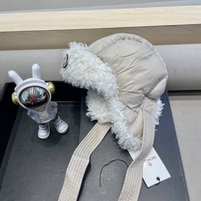 Moncler新款日系复古羊羔毛骑行羽绒绑带雷锋帽女护耳帽百搭保暖套头帽潮