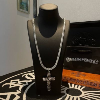 抖音 快手 Ins 小红书 直播热门 ，新款 专柜品质 Chrome Hearts克罗心经典项链 ，十字架吊坠，凹凸造型不同的花纹设计风格 呈现出与众不同 十字