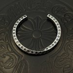 新款 专柜原版品质 非普通版本 快手 Ins 小红书热门爆款 Chrome Hearts克罗心经典五星花开口手镯 凹凸造型不同的花纹设计风格呈现出与众不同 十字