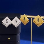 Ysl圣罗兰欧美时尚复古几何光面菱形多圆环灵动吊坠耳钉 黄铜材料 尺寸约 重约8.9G 尺寸约2.62Cm*3Cm*0.58Cm