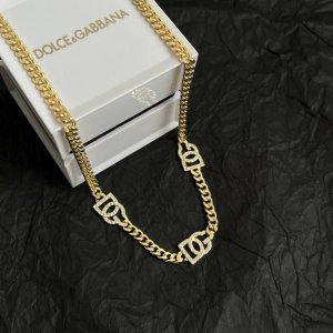 Dolce&Gabbana 杜嘉班纳 Dg字母秀场项链款，优雅大方 精工设计 时尚百搭 美女必备。