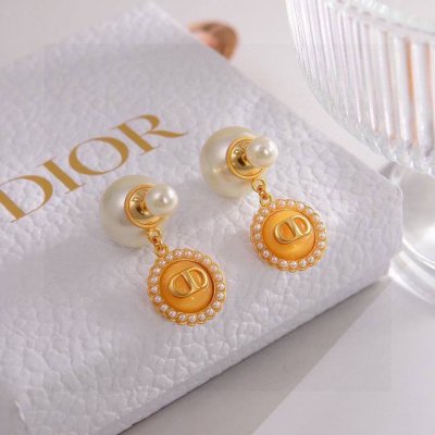耳环 耳钉 Dior 迪奥 套装专柜新款上市 美得不要不要的 唯美 浪漫 人手必备款 火爆小红书 精选Zp一致材质 超 Nice