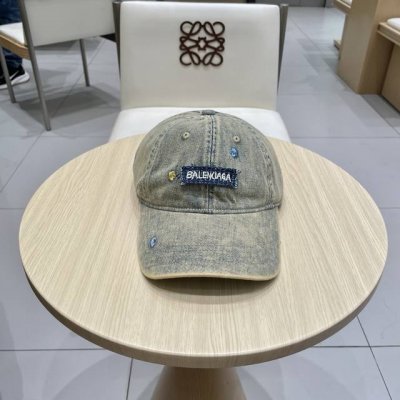 Balenciaga巴黎世家新款刺绣Logo棒球帽 很酷的色系 男女佩戴都有不同Style 第一批抢先出货 巴黎粉必入款