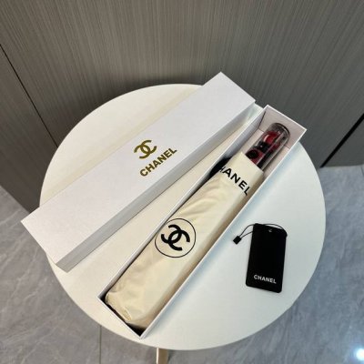 chanel 香奈儿 透明伞柄 夏季新款 全自动折叠晴雨伞 黑色涂层防晒有效阻隔紫外线99%，Upf 50 所以能起到伞下体感降温的效果！ 有效隔热，高效防晒